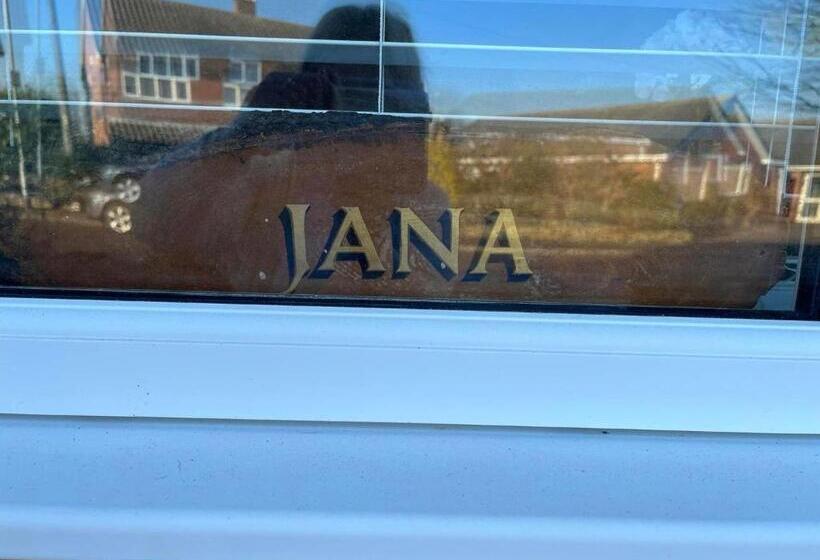 Студия Deluxe, Arendelle House