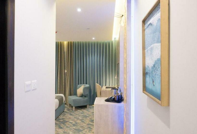 סוויטה, فندق واي هوتل