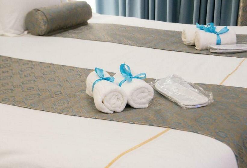 סוויטה, فندق واي هوتل