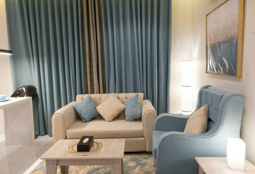 סוויטת ג'וניור, فندق واي هوتل