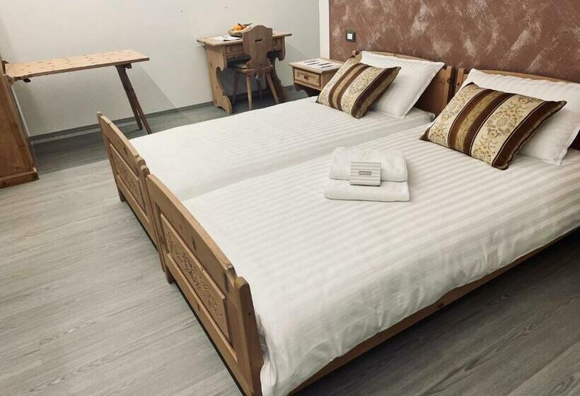 غرفة قياسية ثلاثية, B&b L Aigual