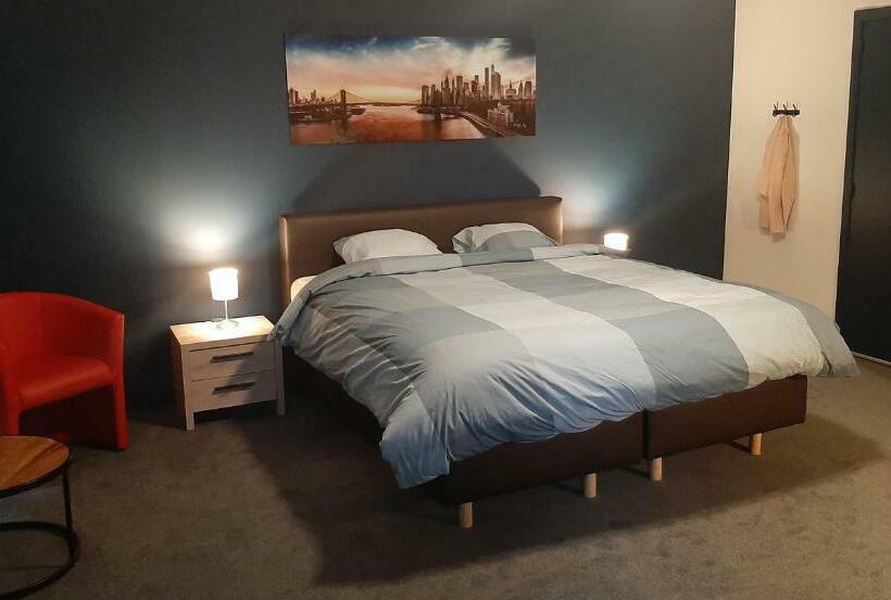 Номер Deluxe, Le Tri Bèneu