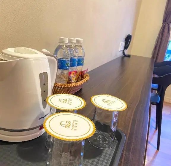 اتاق لوکس خانوادگی, The Grand Hotel 2