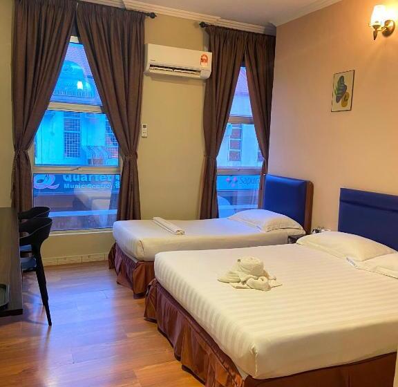 Семейный Номер Deluxe, The Grand Hotel 2