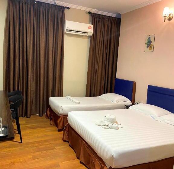 Семейный Номер Deluxe, The Grand Hotel 2