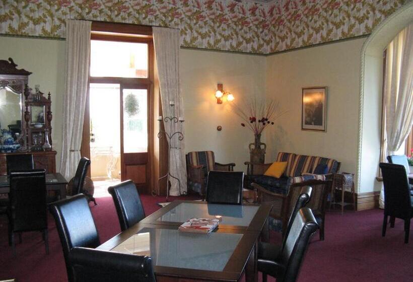 غرفة قياسية سرير كينج, Ugbrooke Country Estate