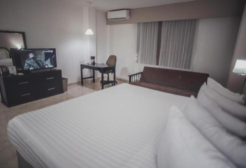 キングサイズベッドのスタンダードルーム, Best Western Plus Tuxtepec