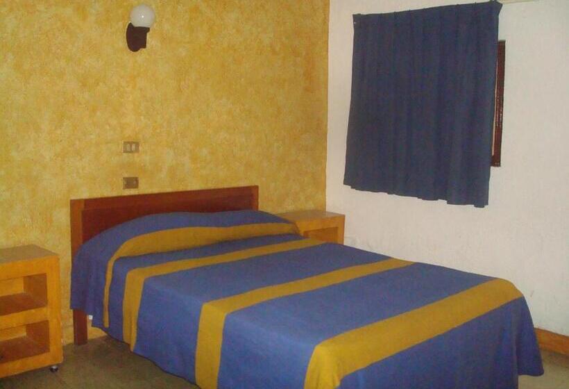 高级单人间, Cervantino