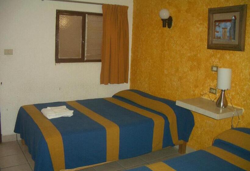 带2个双人床的标准工作室, Cervantino