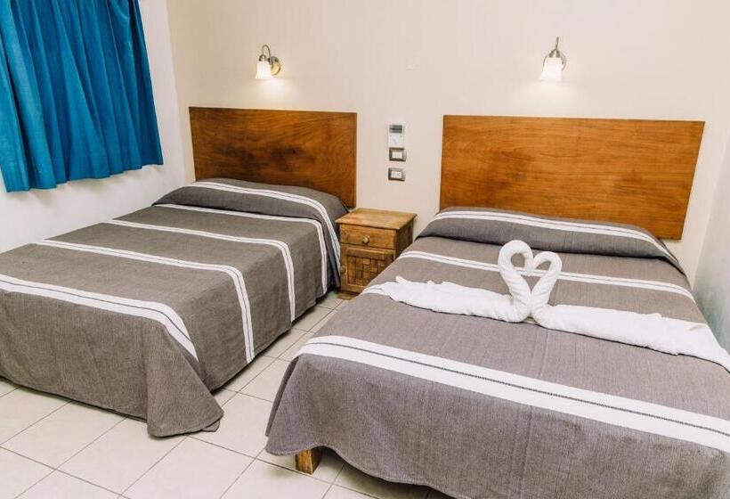 带2个双人床的标准工作室, Cervantino