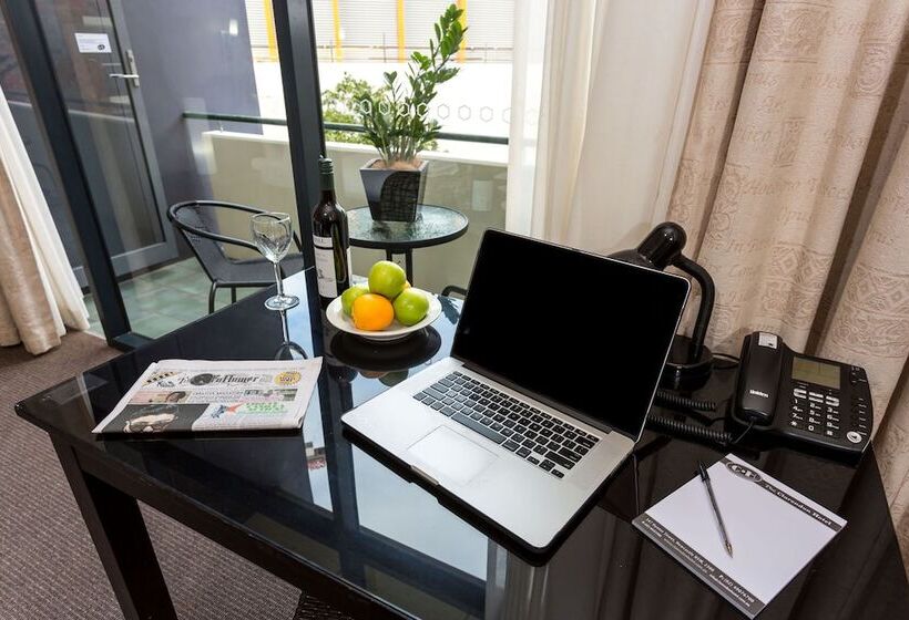 חדר סטנדרט עם מרפסת, Clarendon