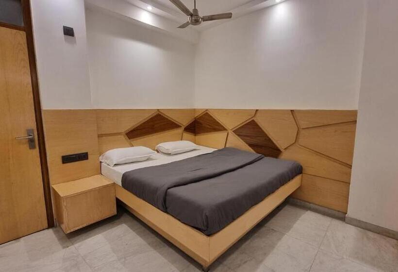 اتاق لوکس سه تخته, Cottage Yes Please   New Delhi
