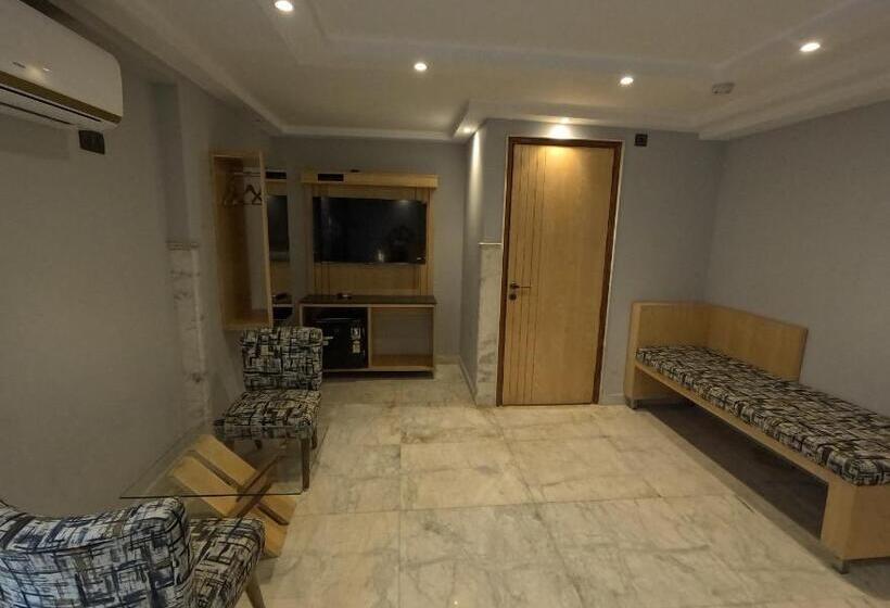 اتاق لوکس سه تخته, Cottage Yes Please   New Delhi