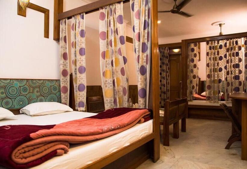 デラックストリプルルーム, Cottage Yes Please New Delhi