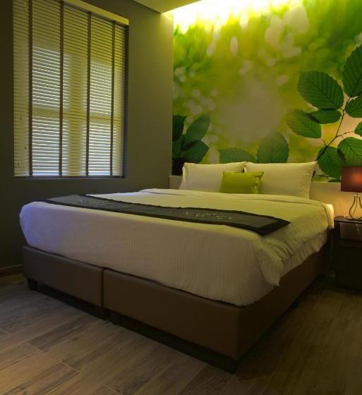 اتاق لوکس, J8