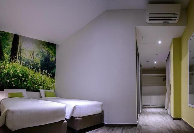 اتاق لوکس, J8