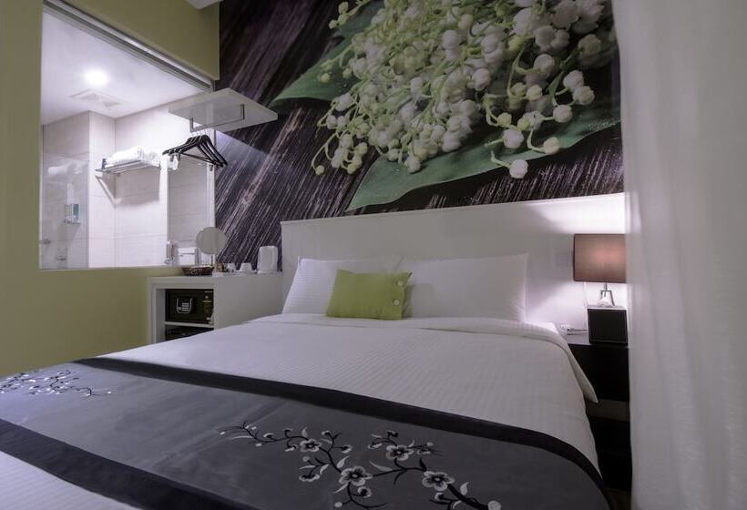 اتاق لوکس, J8