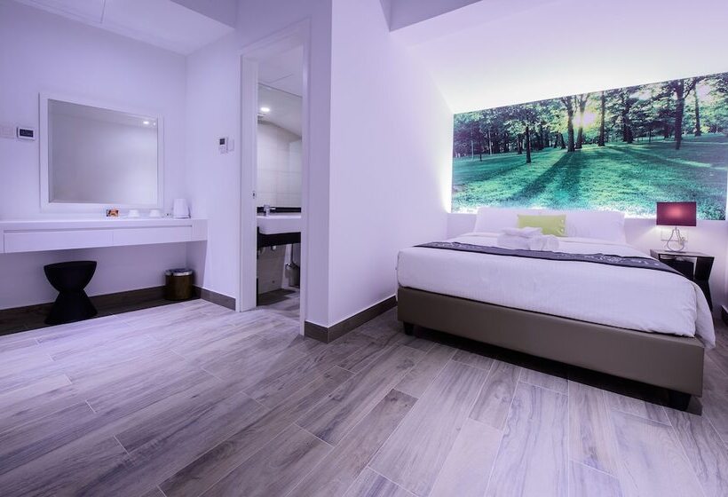 اتاق لوکس, J8