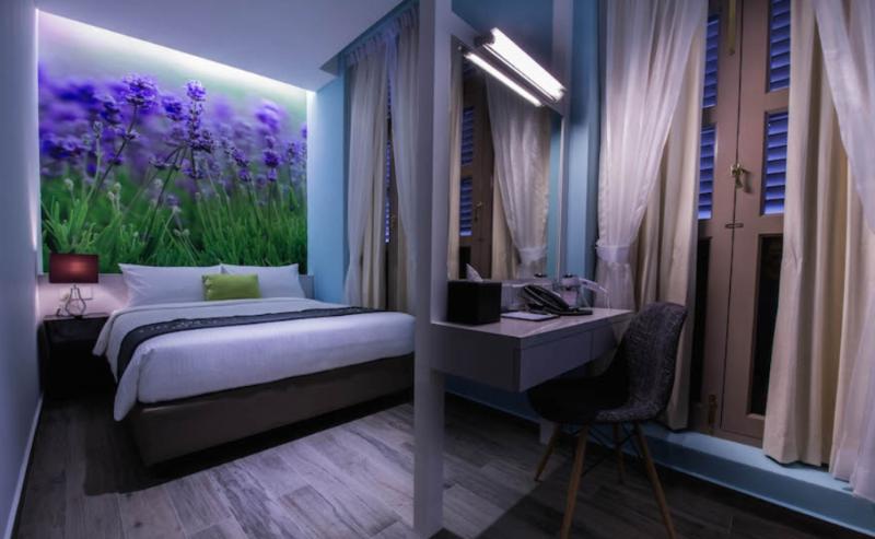 اتاق لوکس, J8