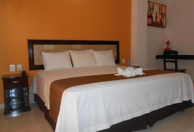 סטודיו דלוקס, John David