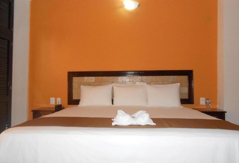 סטודיו דלוקס, John David