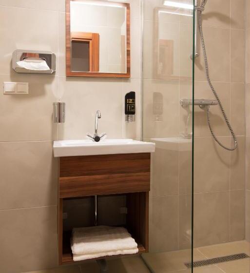 스탠다드 싱글 룸, King's Court