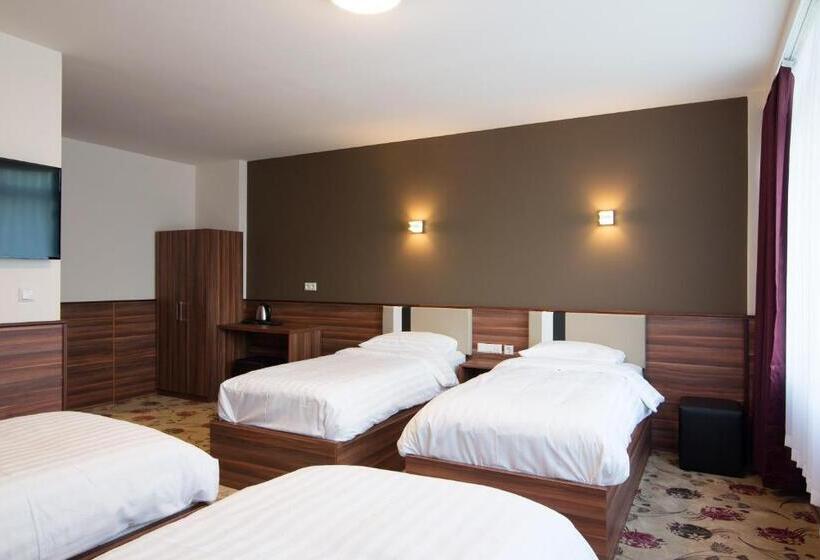 4인용 스탠다드 룸, King's Court