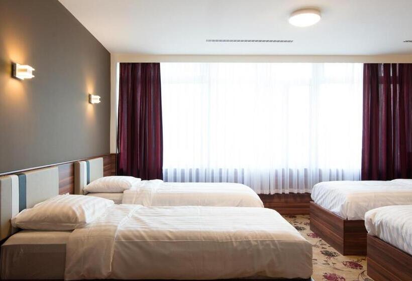 4인용 스탠다드 룸, King's Court