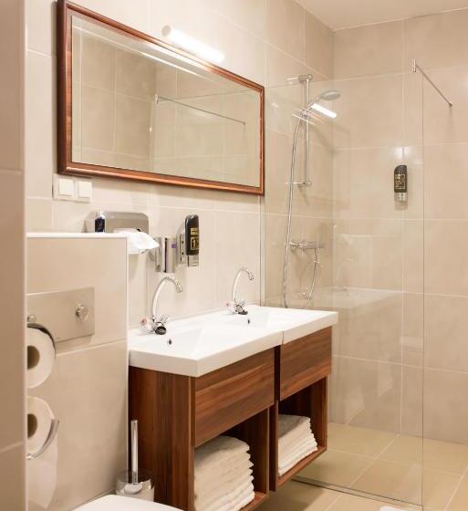 패밀리 룸, King's Court