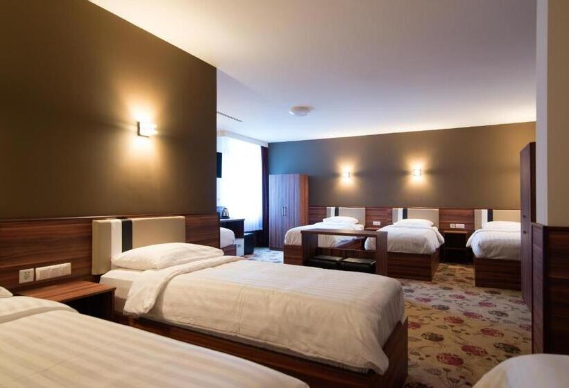 패밀리 룸, King's Court