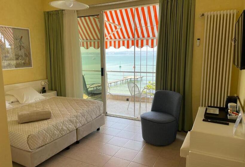 标准间带湖景, Le Petit Du Lac