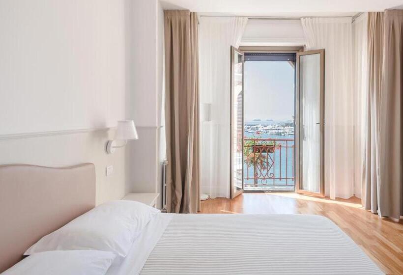 Habitación Triple Estándar Vista Mar, Miramare