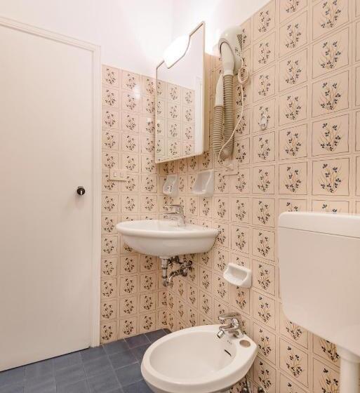 غرفة قياسية فردية مطلة علي البحر, Miramare