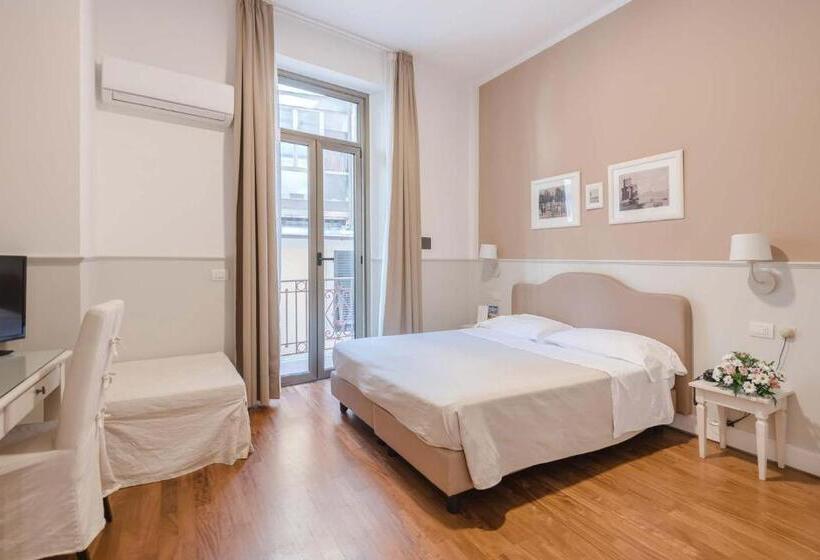 غرفة قياسية مزوَّدة بشُرفة, Miramare