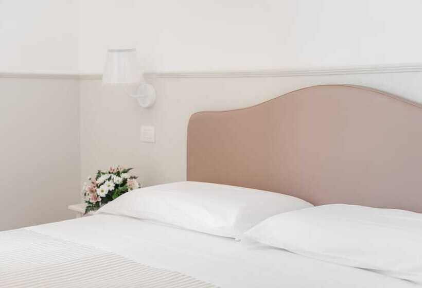 Triple Room Sea View, Miramare