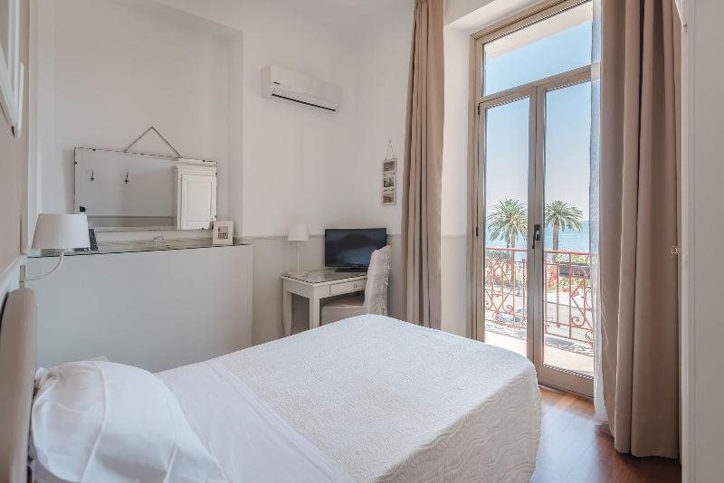 غرفة قياسية فردية مطلة علي البحر, Miramare