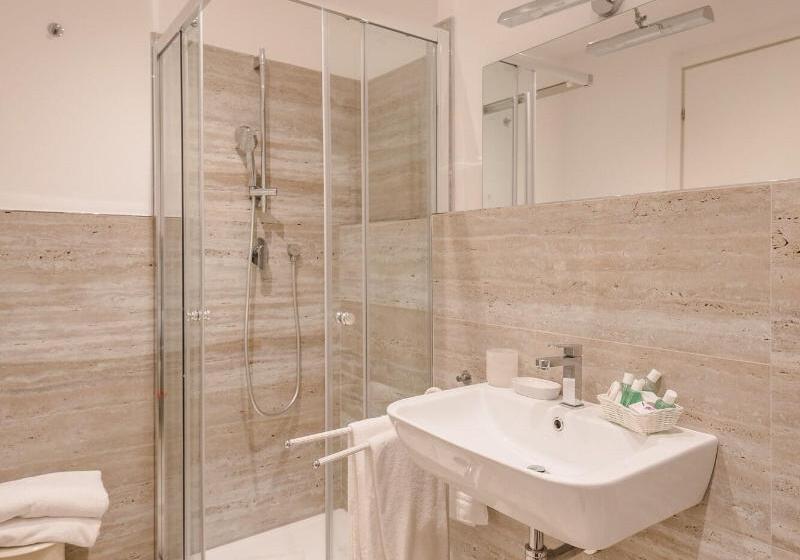 Triple Room Sea View, Miramare