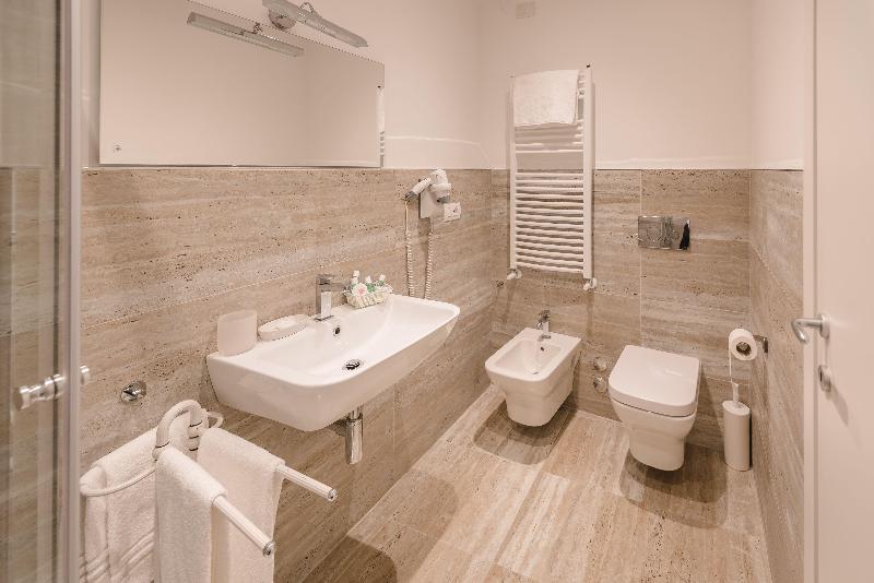 Triple Room Sea View, Miramare