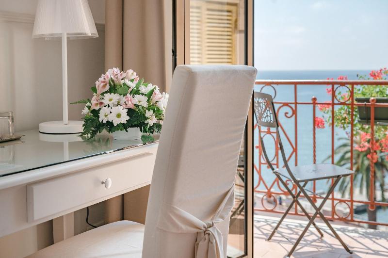 Triple Room Sea View, Miramare