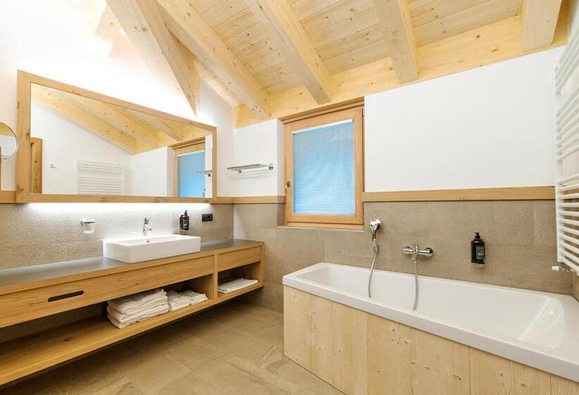 غرفة قياسية سرير كينج, Pineta Nature Resort  Wellness & Spa