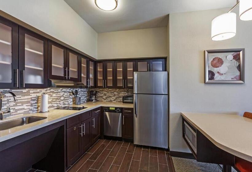 适合残疾人士使用的带超级大床的标准间, Staybridge Suites Fort Worth Fossil Creek, An Ihg