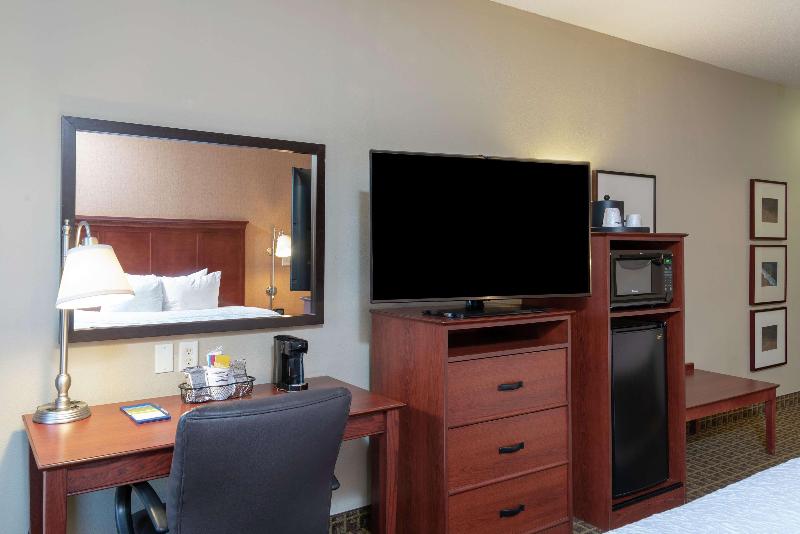 适合残疾人士使用的带超级大床的标准间, Staybridge Suites Fort Worth Fossil Creek, An Ihg