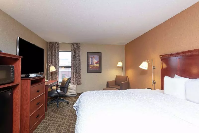 身障者適用キングサイズベッドルーム, Staybridge Suites Fort Worth Fossil Creek, An Ihg