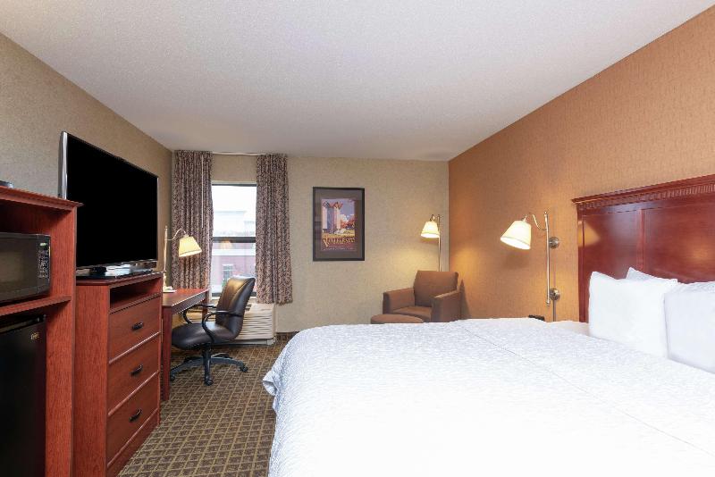 适合残疾人士使用的带超级大床的标准间, Staybridge Suites Fort Worth Fossil Creek, An Ihg