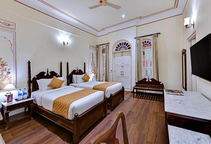 اتاق لوکس, Welcomheritage Ramgarh
