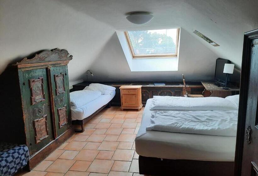 Economy Quadruple Room, Haus Wartenberg