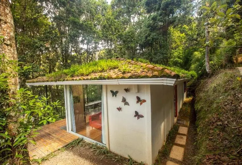 Standard-bungalow 2 Makuuhuonetta, Dantica Cloud Forest Lodge