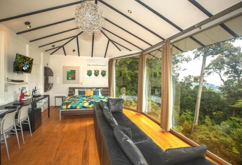 بنجلو قياسى, Dantica Cloud Forest Lodge