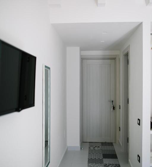 غرفة قياسية, Rosa E Valentino