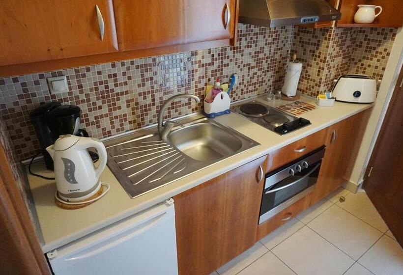 海の見えるスタンダードスタジオ, Sitia Bay